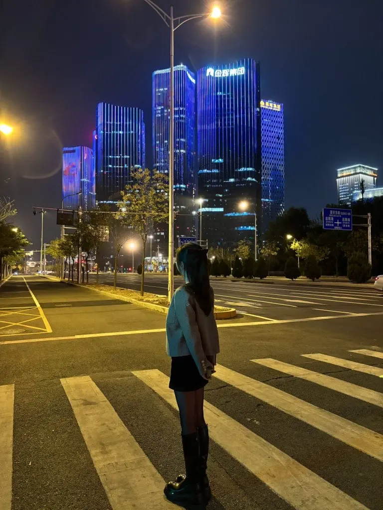 URBAN REVIVO女时尚休闲经典弹力厚底长靴UAWS30041