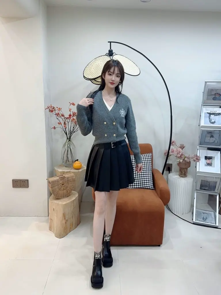 BANANA BABY秋假两件V领针织衫女复古学院风设计感上衣