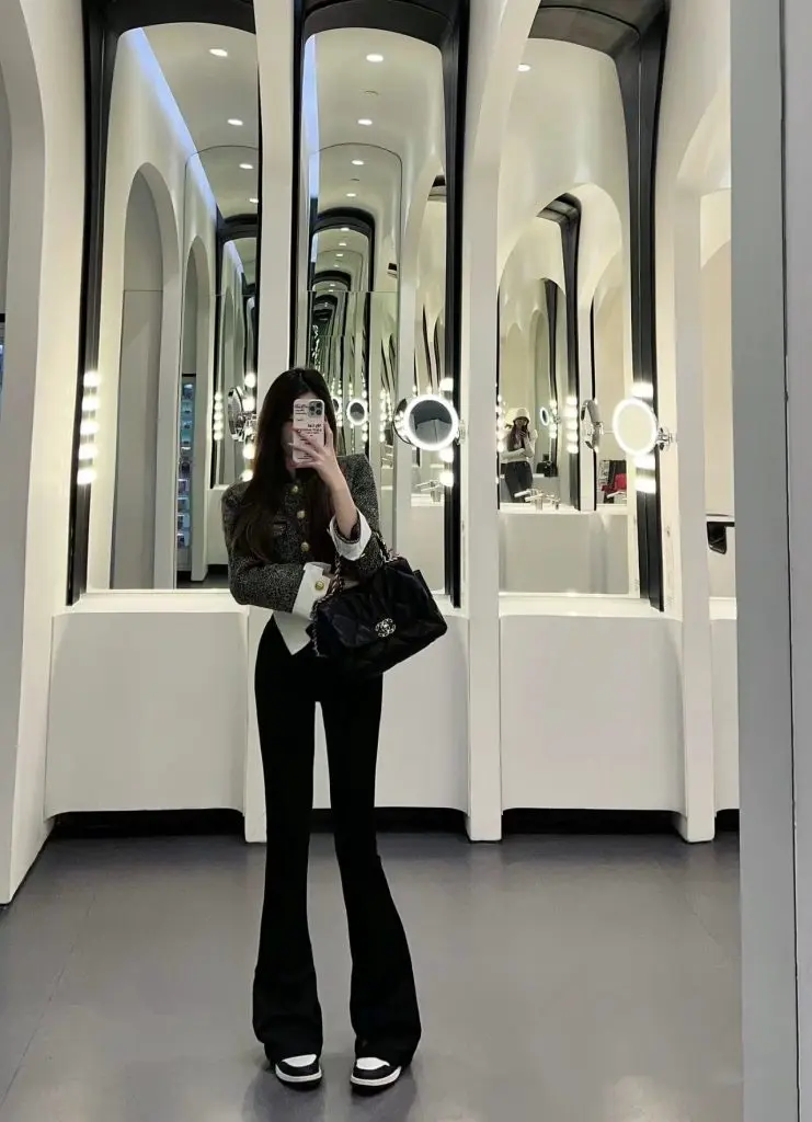 AOAOMISSSHOP显瘦的来/垂感好微弹力西装面料喇叭裤