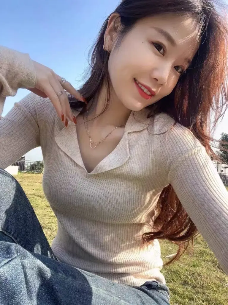 [莎序]法式Polo领长袖打底衫女秋冬高级感内搭毛衣v领修身短款针织上衣