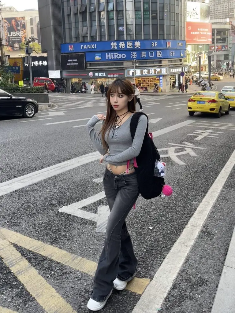 [落芬]紧身内搭长袖t恤女秋冬打底衫显身材纯欲低领茶艺风上衣