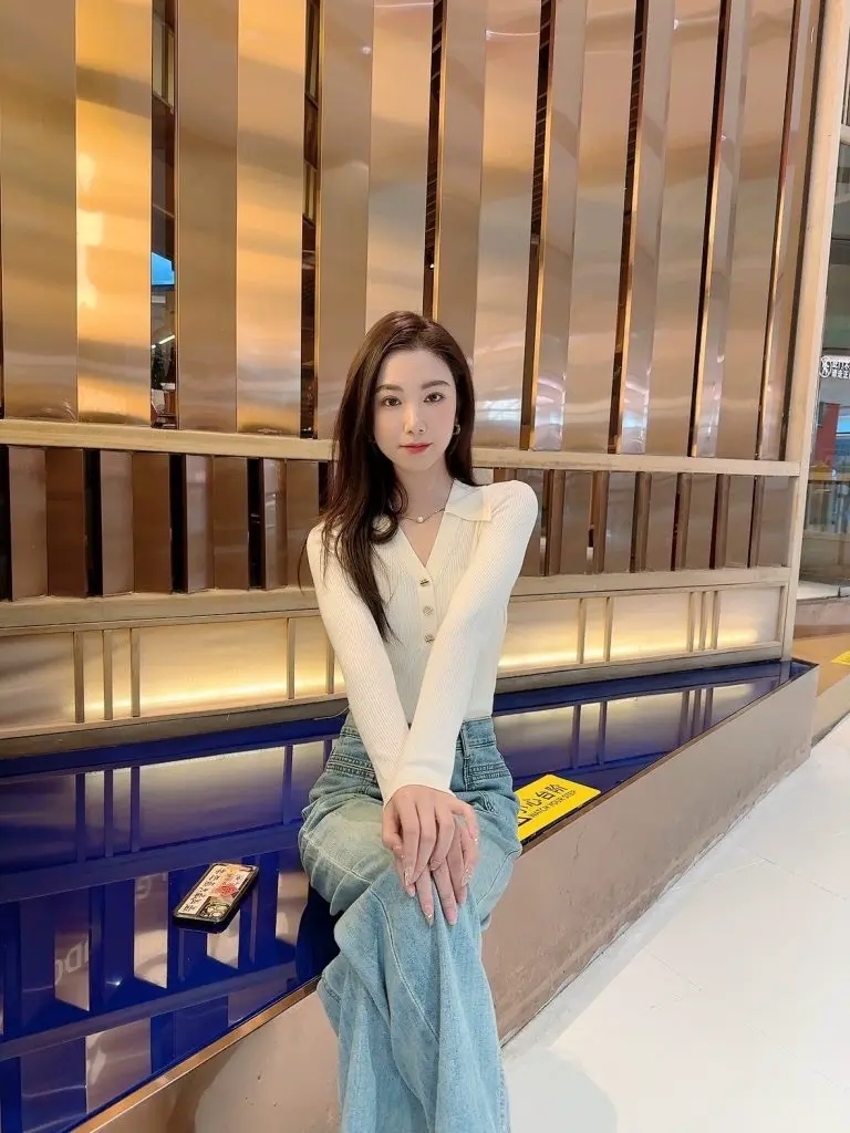 [佐の风]法式气质V翻领金扣针织衫女套头修身显瘦通勤内搭上衣