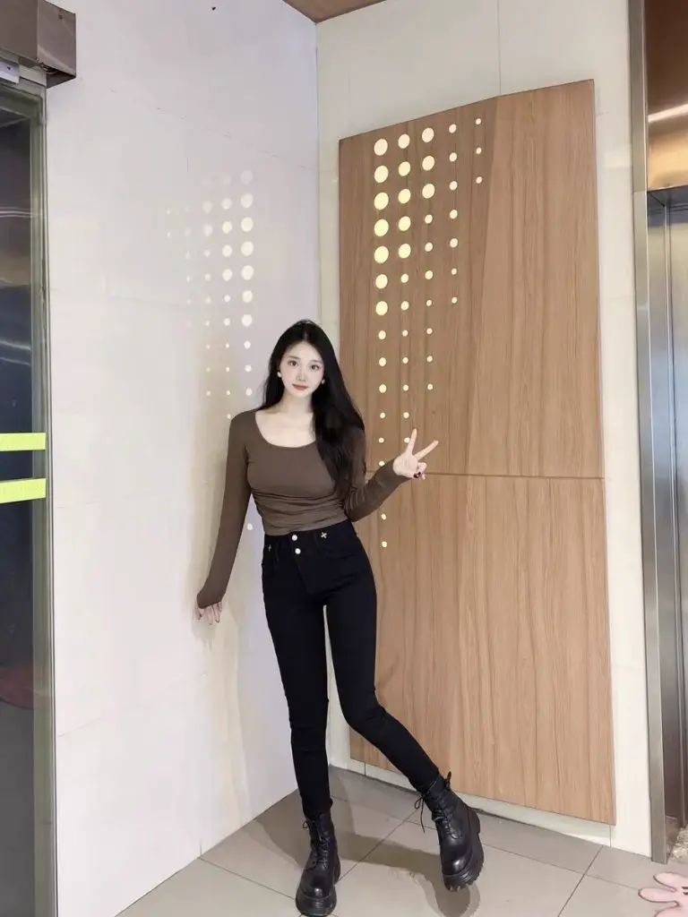 [落芬]纯欲紧身U领打底衫女秋冬内搭短款茶艺上衣显身材长袖t恤