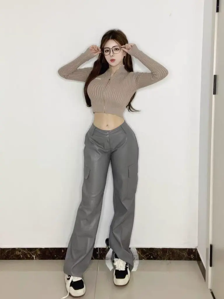 [碧希语]美拉德针织开衫女秋冬纯欲辣妹短款半高领上衣打底衫内搭拉链毛衣