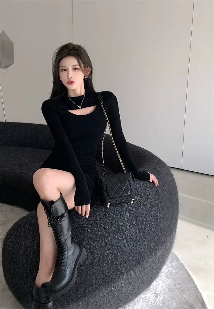 [萧莲]纯欲茶艺风甜辣妹小心机挂脖连衣裙女秋冬网红修身显瘦褶皱打底裙