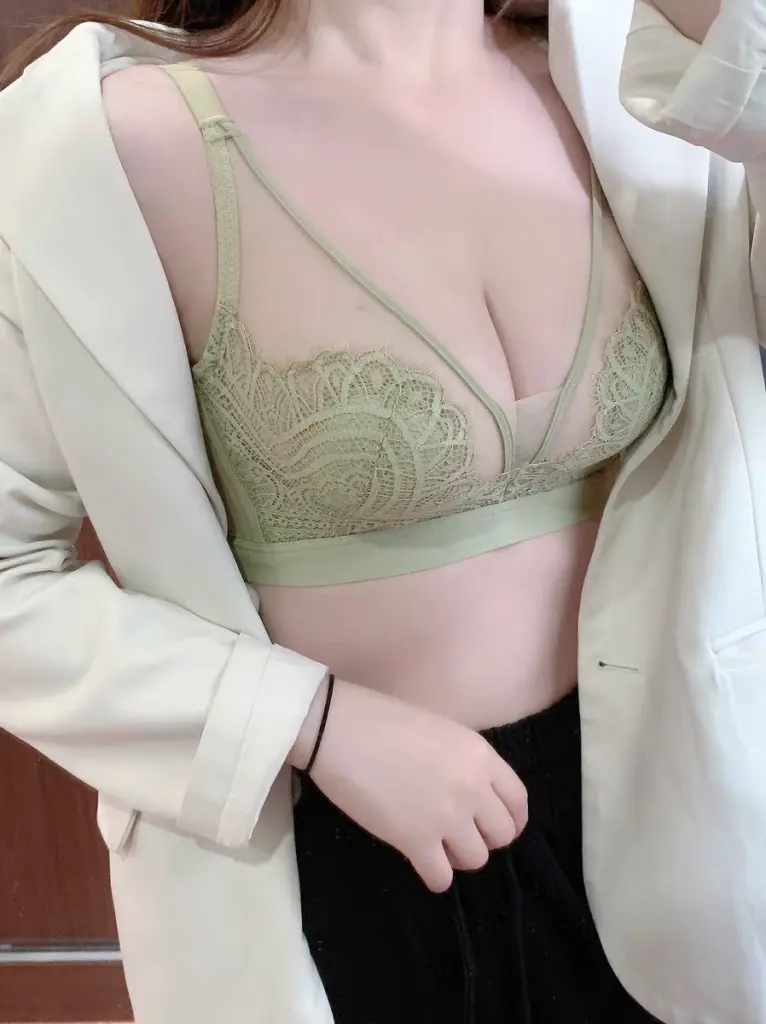 贵夫人性感蕾丝内衣女大胸显小聚拢收副乳超薄防下垂大码奶罩1182