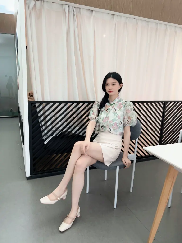 AUFUNRA法式方头单鞋女粗跟晚风玛丽珍伴娘鞋高跟鞋浅口气质