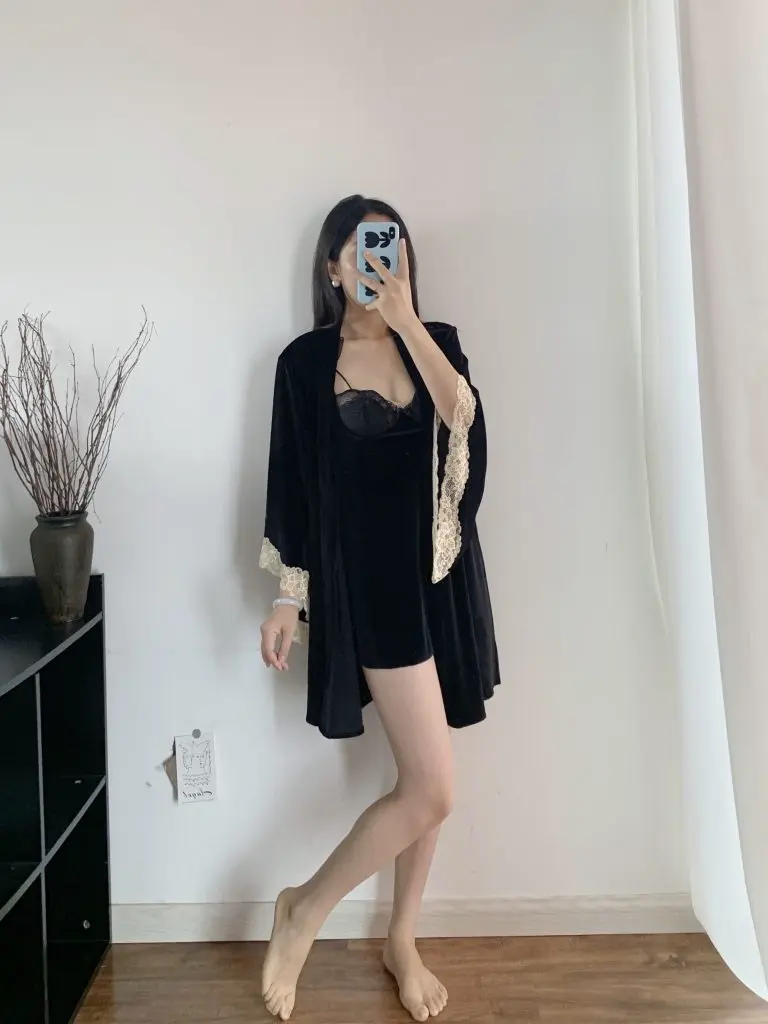 Mrs Lemon柠檬太太性感睡衣女秋冬丝绒带胸垫法式美背开叉纯欲蕾丝吊带睡裙