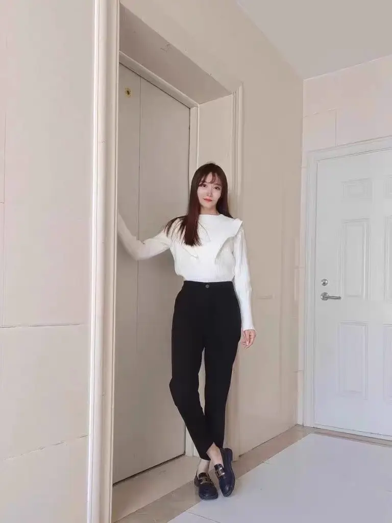 [ZOQO]黑色直筒西装裤女装春装高腰显瘦百搭小个子八分烟管裤子