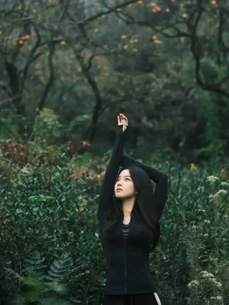 [小育家Studio]黑色性感纯欲风辣妹弹力修身显瘦瑜伽健身运动外套女拉链长袖上衣