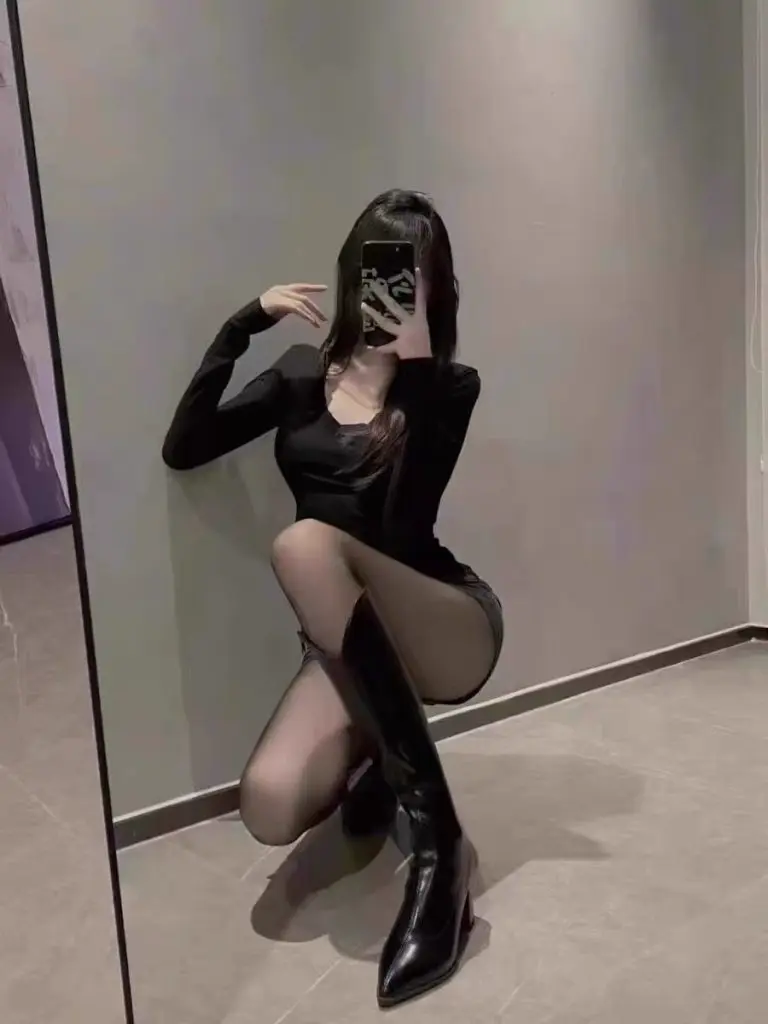 [宁小姐女鞋]绝美，上脚御姐范十足，粗跟尖头长靴黑色侧拉链气质高筒靴