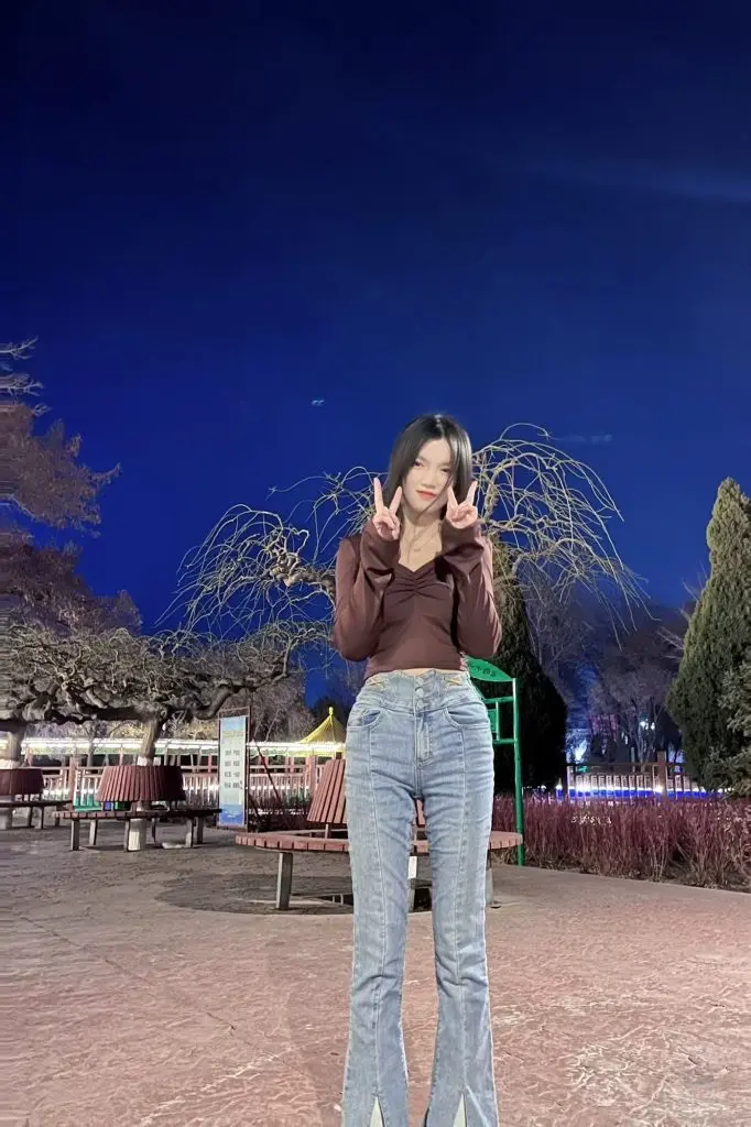 [许香]小香风v领正肩长袖t恤女装春秋季高腰短款辣妹喇叭袖上衣