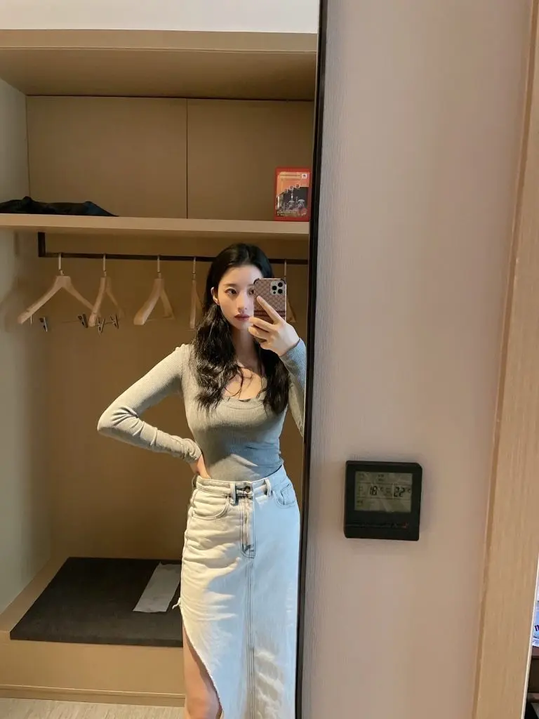 [芭雪魅]针织打底早春女装弹力修身内搭u领上衣短款螺纹长袖t恤