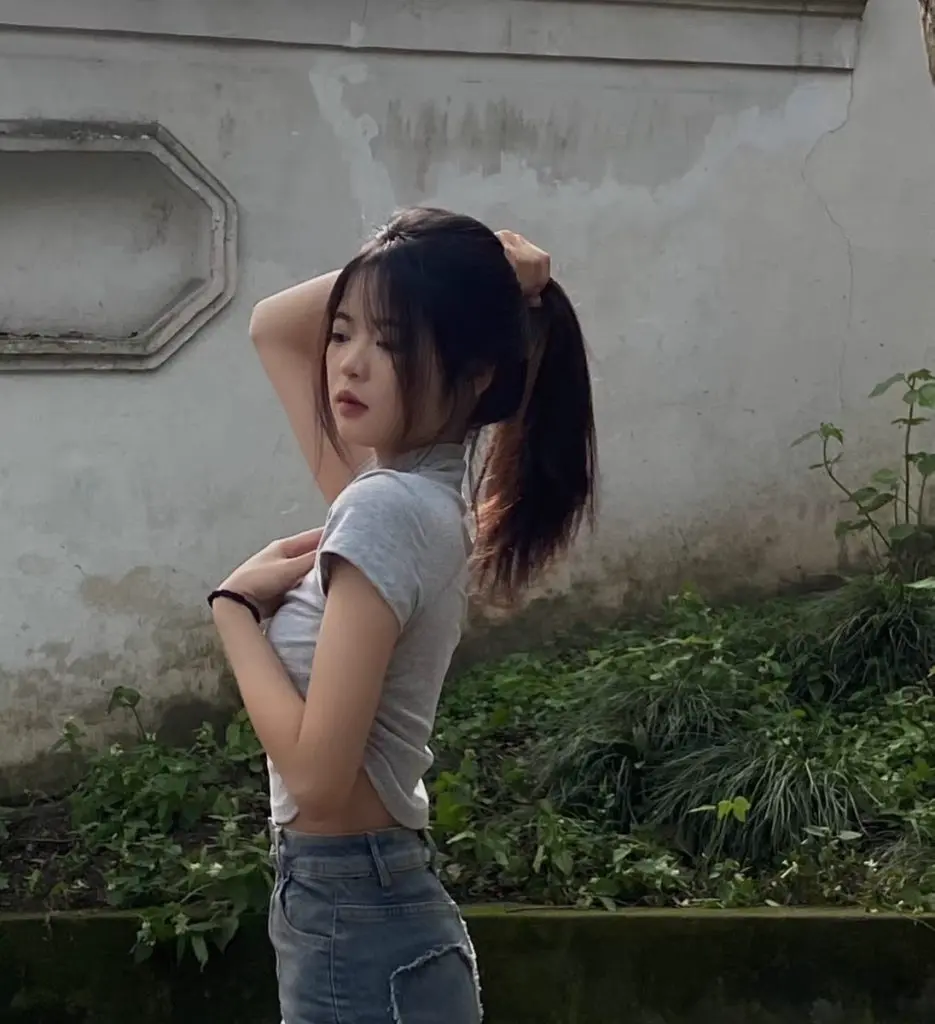 [安蒂芙]辣妹百搭高领性感显胸褶皱纯欲风短袖T恤女修身显瘦短款露脐上衣