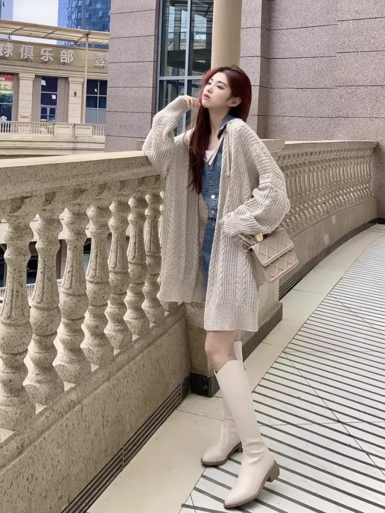 [轩雅儿]米白色骑士靴秋冬高跟V口尖头高筒长靴小个子长筒靴子女