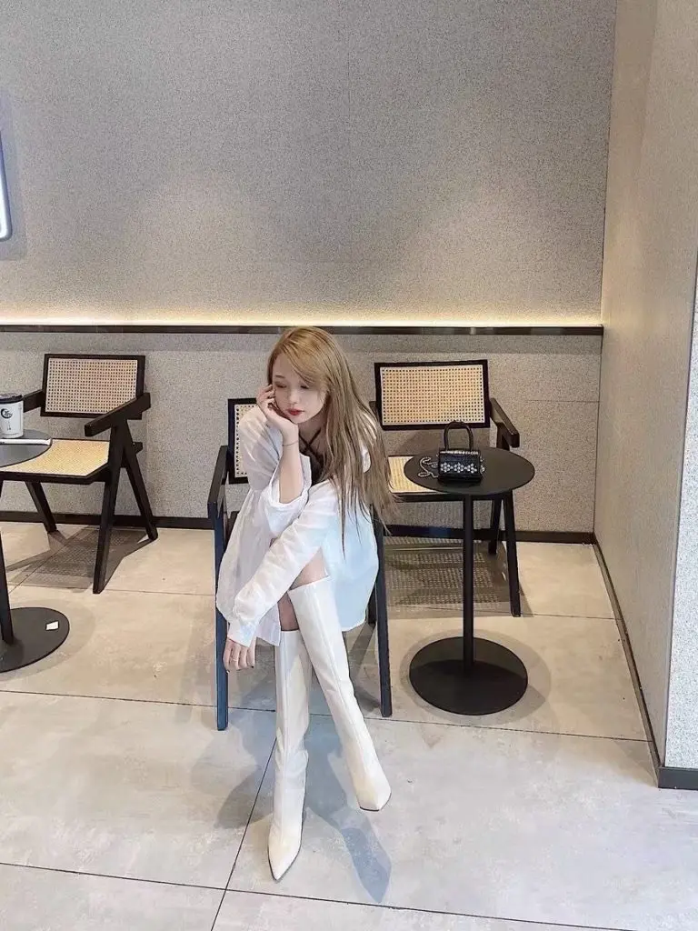 路侣LULV 尖头秋冬靴子女长筒靴女高跟鞋女细跟白色长靴女