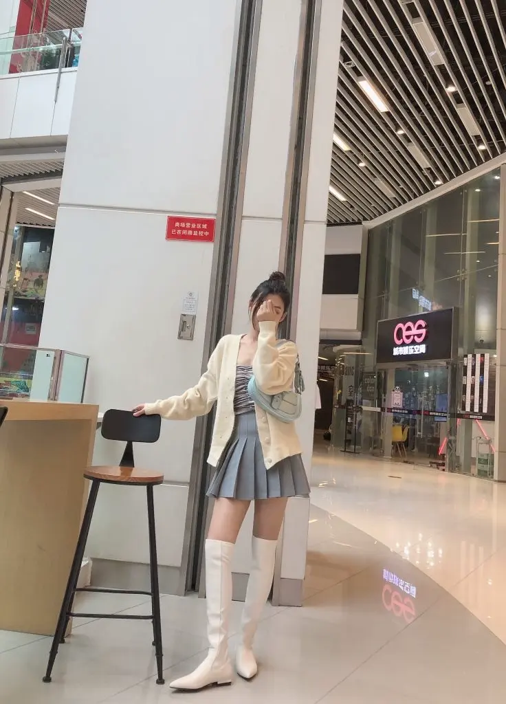 多笨熊 棕色弹力靴平底尖头女靴高筒长靴过膝靴真皮洋气紧身瘦腿大码