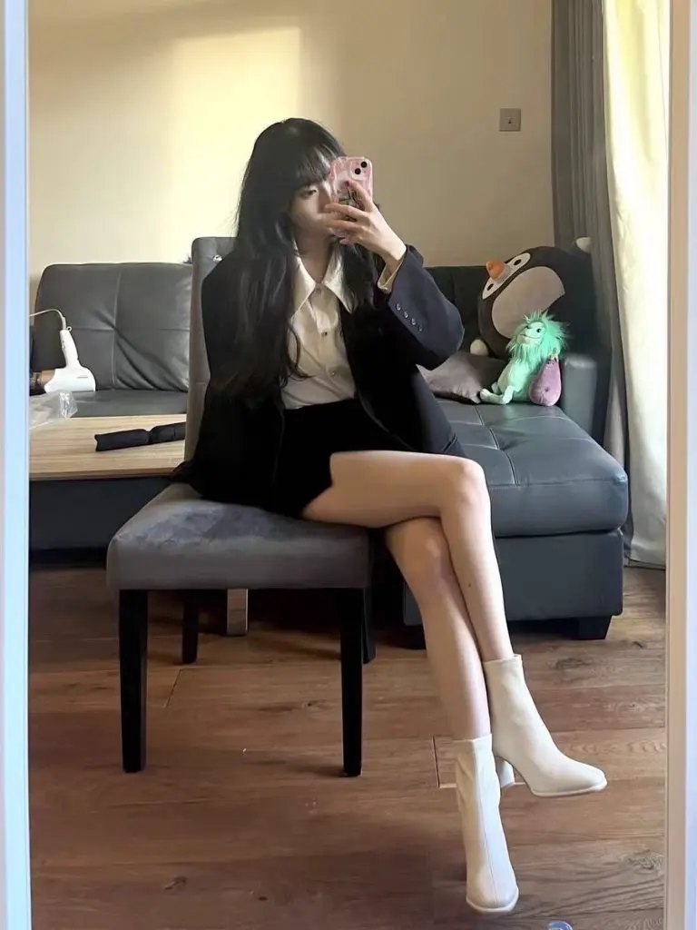 [简简单单的ni]法式白色小短靴女秋冬高跟鞋瘦瘦靴粗跟加绒靴子马丁靴