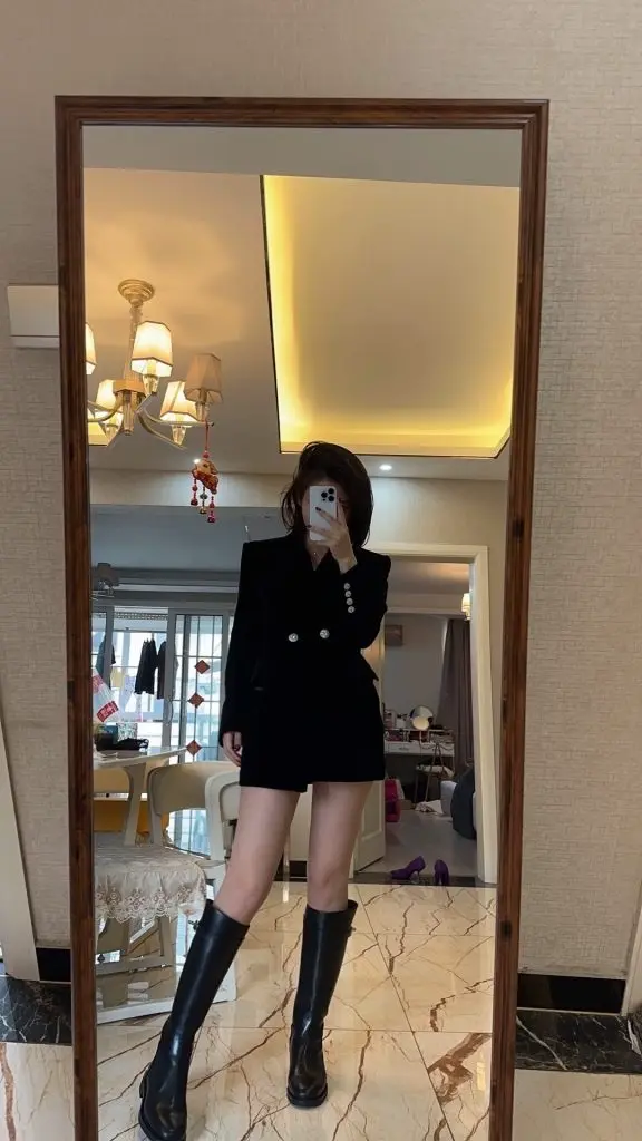 【sheii苏茵茵】纽约时报~真皮斜口k*锁扣带粗跟高筒骑士靴女长靴