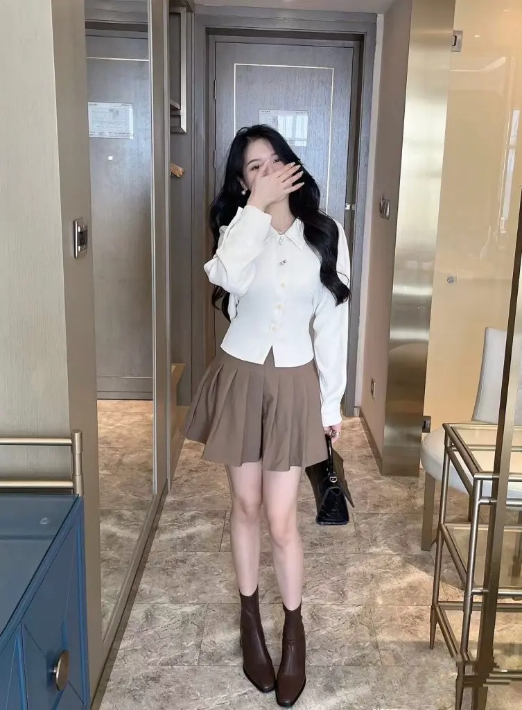 [珊妮家]高跟靴子女秋冬方头粗跟马丁靴高级感小短靴女法式瘦瘦靴