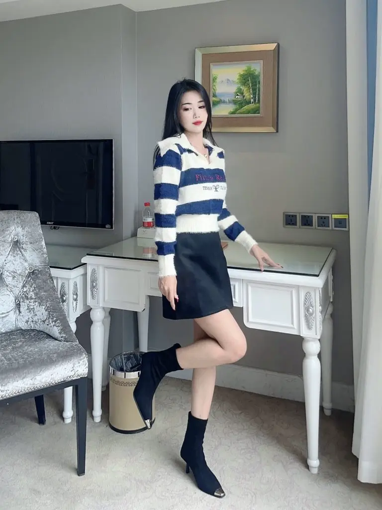 [英小馆]防踢头高跟短靴女士秋季单靴设计金属方头绒面细跟弹力瘦瘦靴