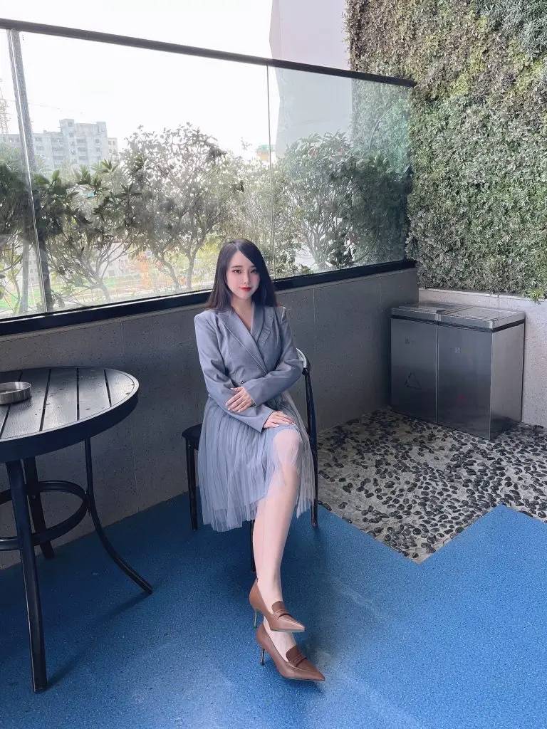 [shesrim]气质名媛设计感小众高跟鞋女秋尖头细跟法式真皮深口单鞋