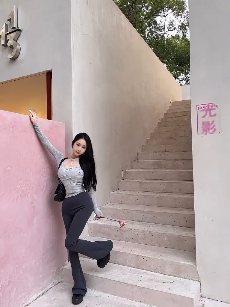 [Gill Judith]韩雨嘉黑色高腰瑜伽喇叭裤女秋冬加绒修身显瘦弹力鲨鱼微喇裤