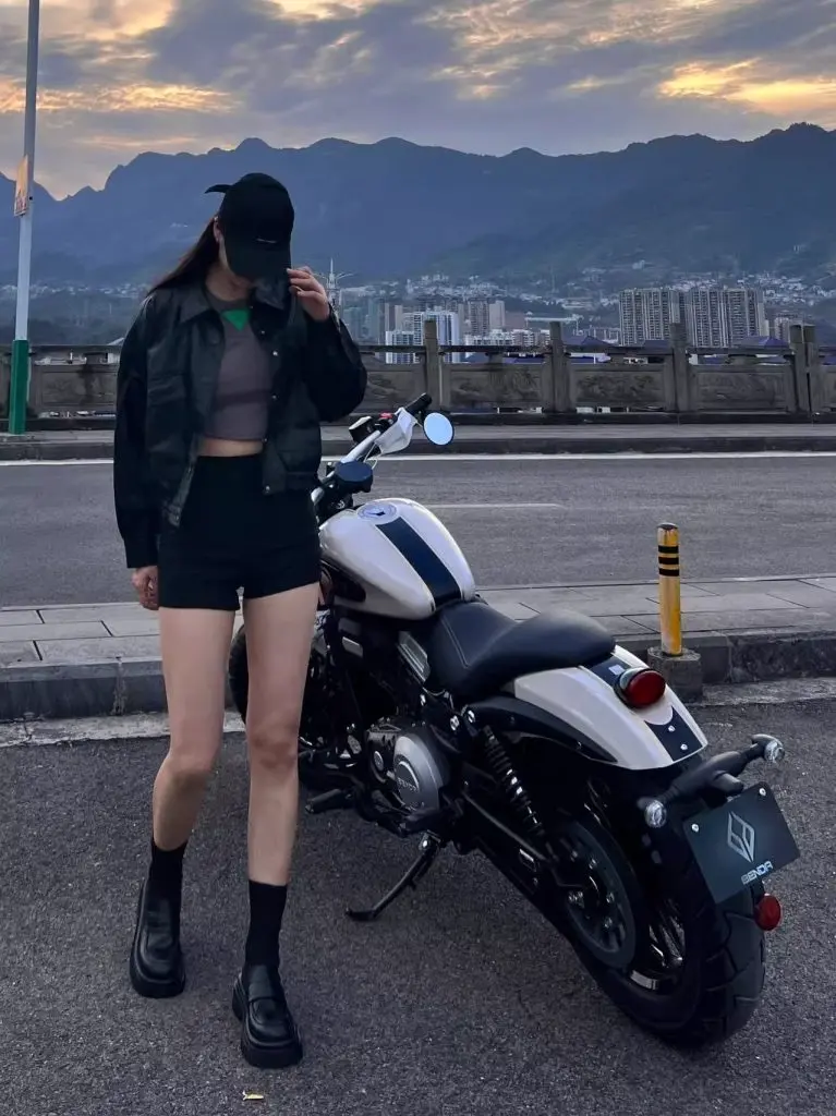 [依予兰]小个子性感辣妹黑色短裤女冬季高腰美式包臀打底外穿热裤