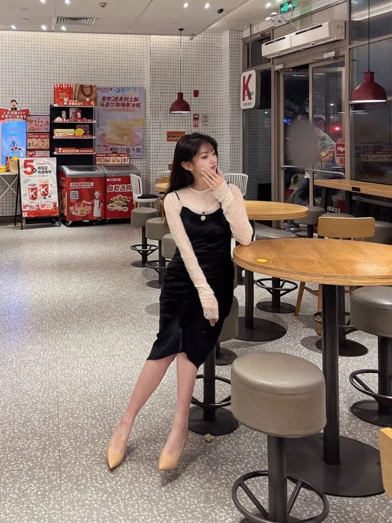 [品淡]裸色侧空气质高跟鞋女细跟米白色漆皮单鞋今年流行鞋子