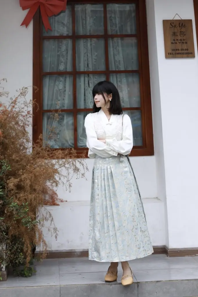 [鹿阿姨卓叔叔]◆「洛阳春光好」新中式女装马面裙国风刺绣衬衫套装