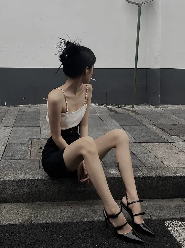 [烫]社交女鞋黑色漆皮一字带凉鞋蝴蝶结尖头浅口高跟单鞋春夏季