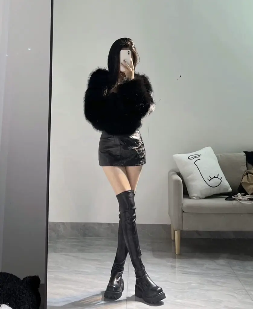 [Qiqi齐齐]黑色褶皱小皮裙秋季半身裙韩版高腰紧身pu皮包臀性感一步裙冬