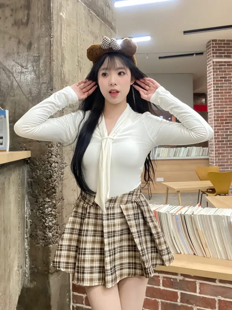 Kikimy 【清纯的神】上衣T恤打底衫春季内搭白色亲肤