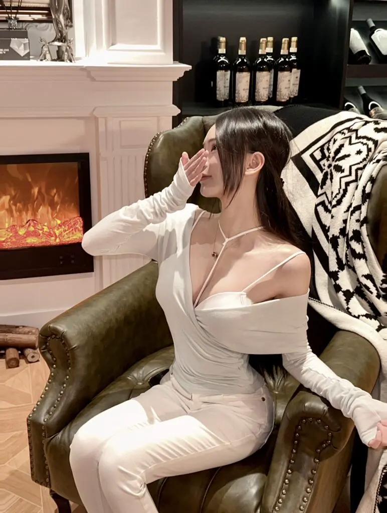 Kikimy【秒S曲线】好穿3色仿羊绒交叉打底衫韩系上衣T恤长袖