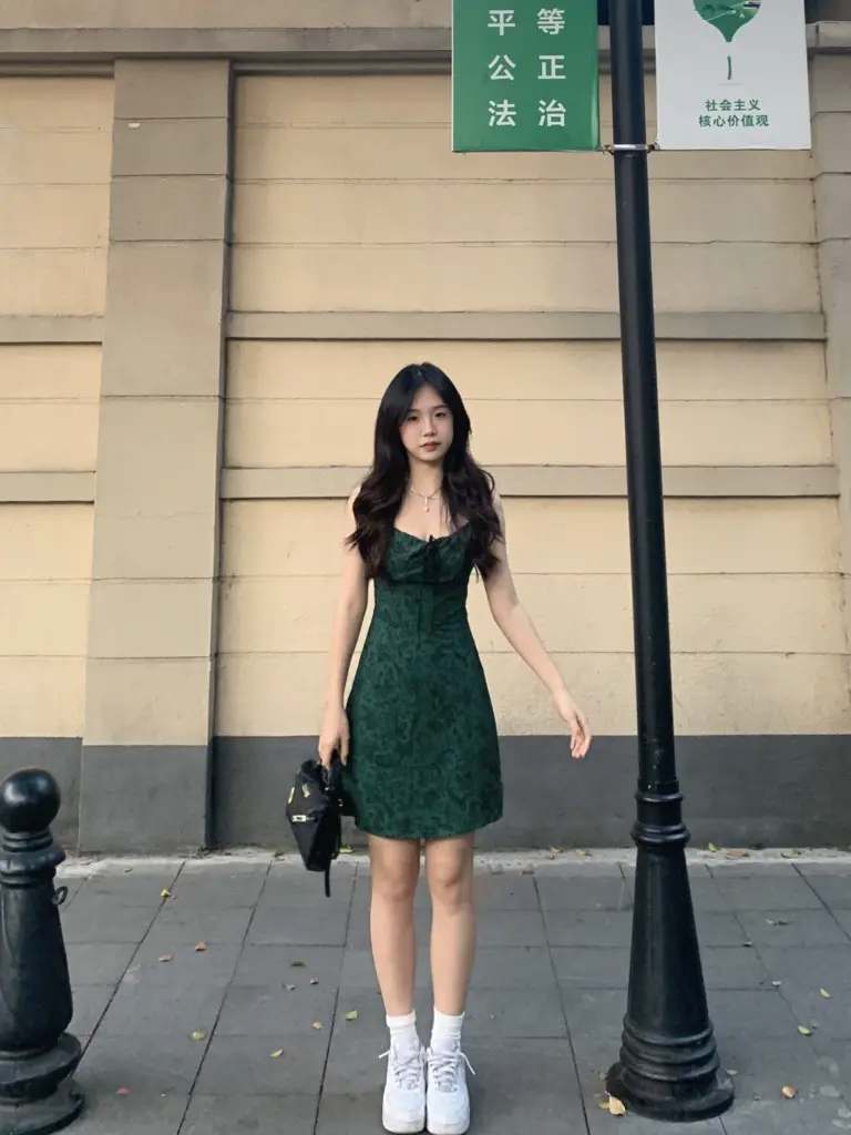 [GreeCoule]茶歇法式绿色连衣裙性感沙滩裙海边度假吊带短款印花裙