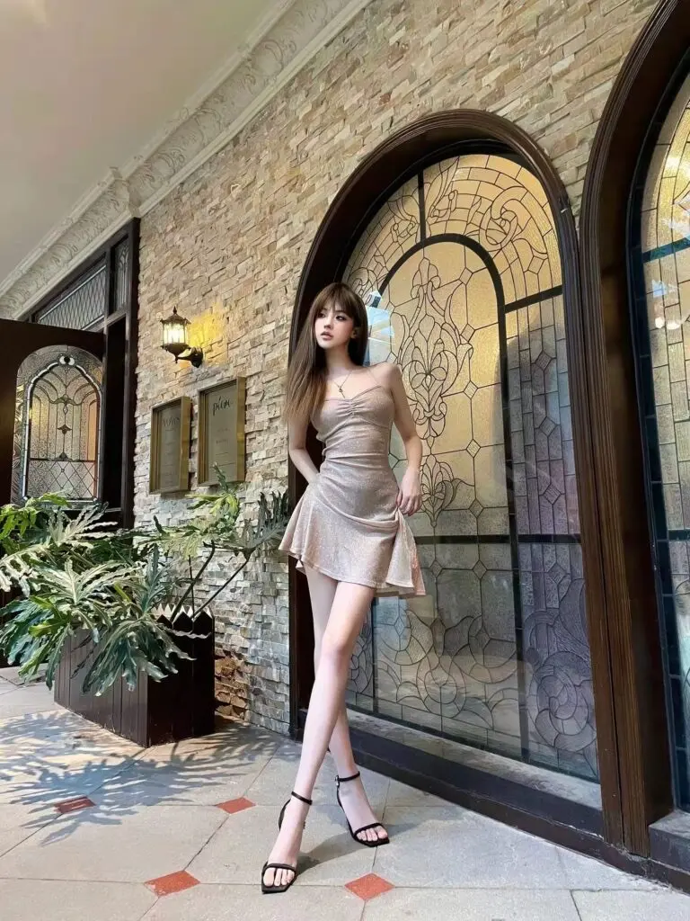 [樱歌图]aw一字带凉鞋夏季法式粗跟女鞋气质酒杯跟黑色高跟鞋女