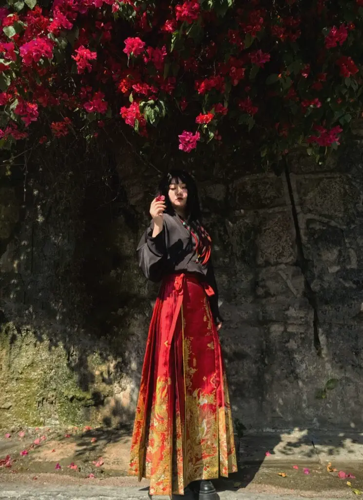 [风牵一袖原创汉服]画屏 明制黑织黑日常改良马面裙男女国风套装