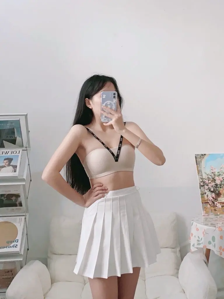 [ELLE]焦点杯可外穿内衣女防滑交叉肩带隐形抹胸聚拢性感无痕文胸罩