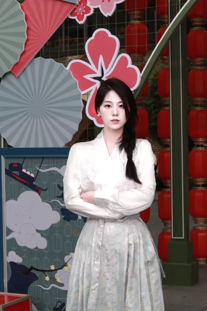 [Silvermoon/赛尔摩]新中式轻国风马面裙上衣搭配复古盘扣v领长袖衬衫女早春