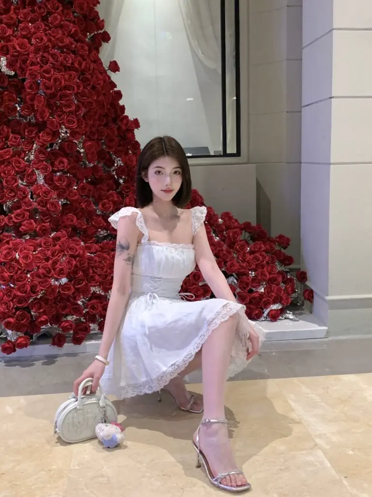 [Staccato/思加图]杨幂同款夏季蔷薇荆棘一字带凉鞋高跟鞋女EBB47BL4