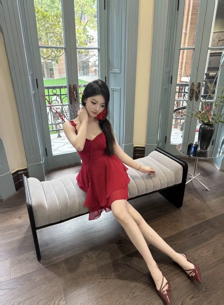 [初梦POKEMENG]覆盆子 ju显白设计感收腰吊带连衣裙女明艳感