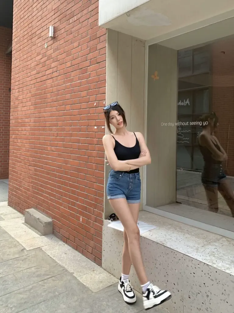 [早安樊樊]一体式带胸垫弹力背心吊带女夏四色基础百搭无袖小上衣