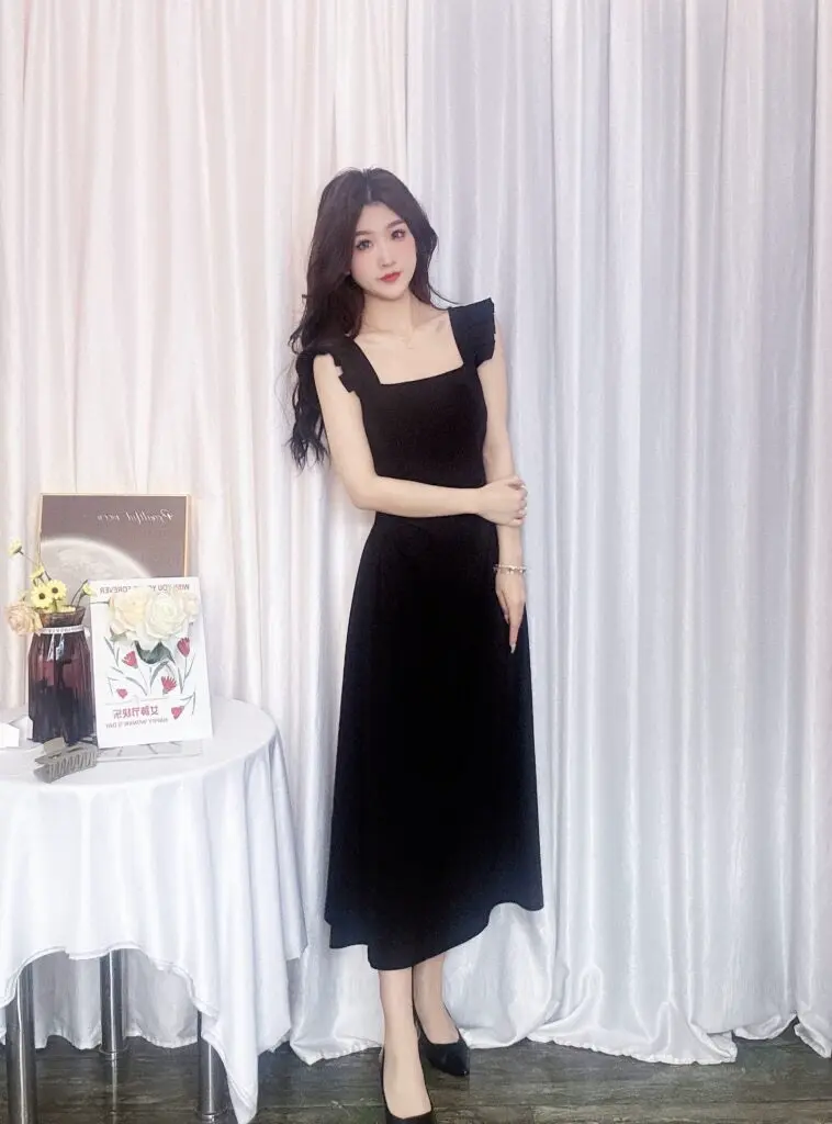 [DPLAY]夏季女装气质黑色连衣裙气质修身吊带裙长裙大摆裙小黑裙女