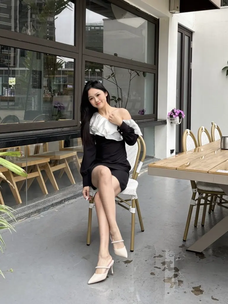 [轻舞鞋坊]包头半拖女夏外穿法式配裙的米白色尖头珍珠细高跟凉鞋