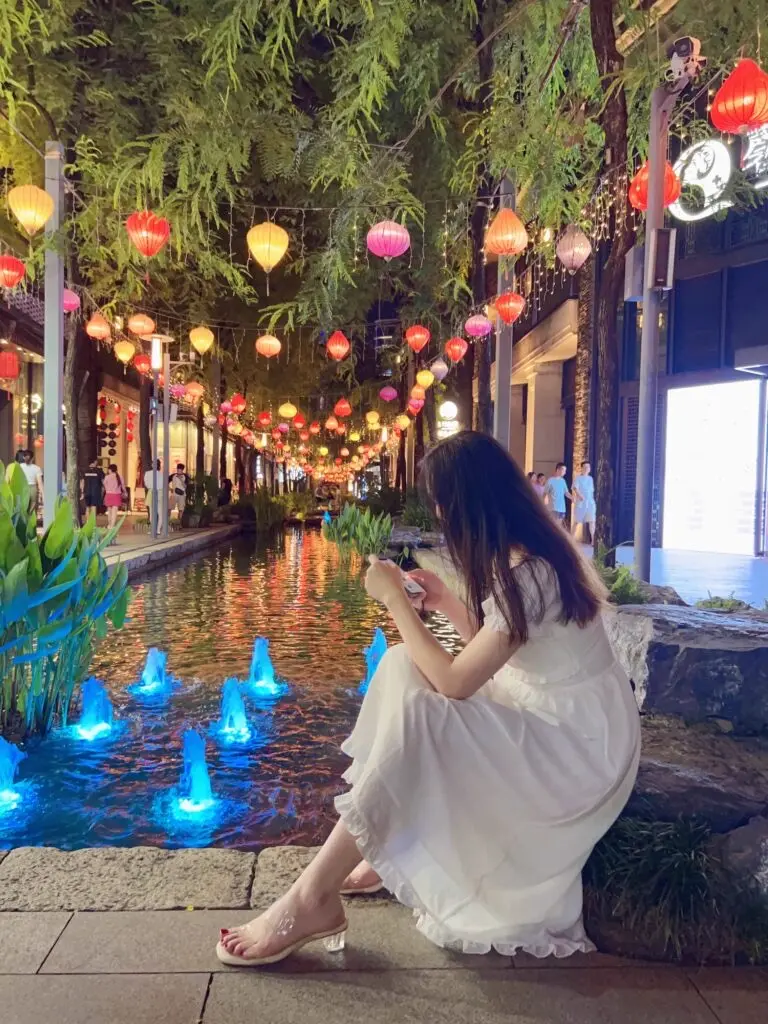 踩屎感凉拖鞋女夏外穿水晶鞋粗跟中跟透明法式软底凉鞋大码41一43