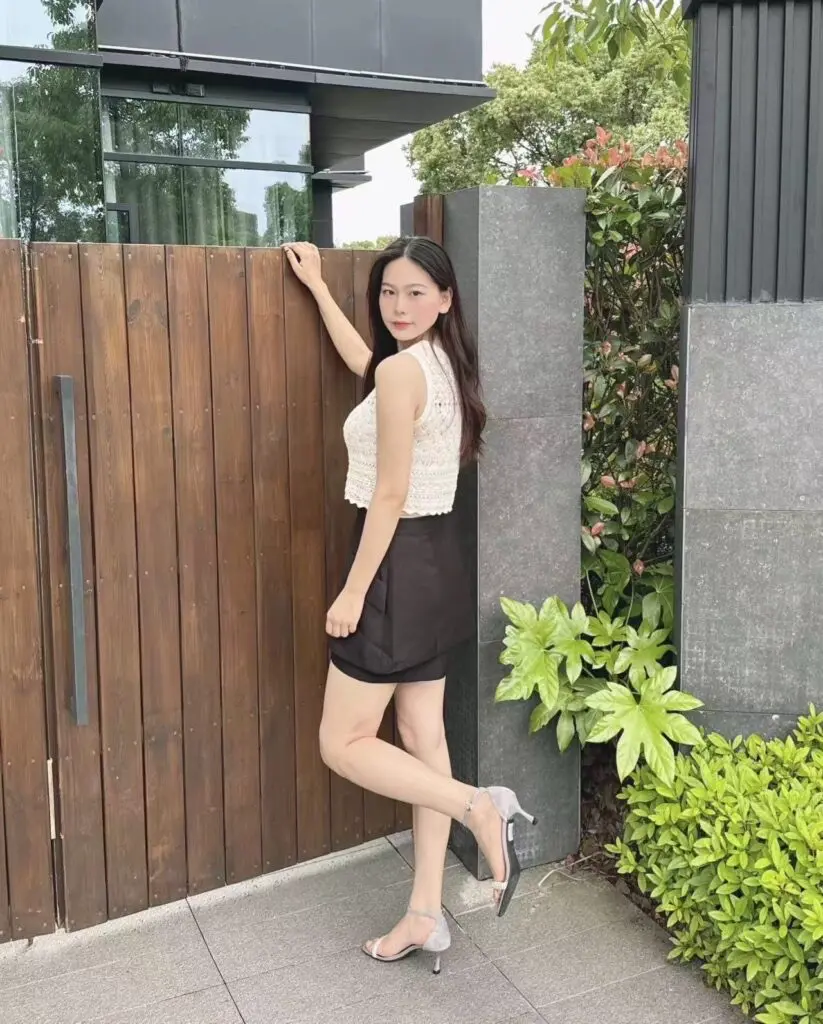 百丽Belle 女鞋子夏季闪钻高跟鞋一字带细跟凉鞋女款B1784BY4