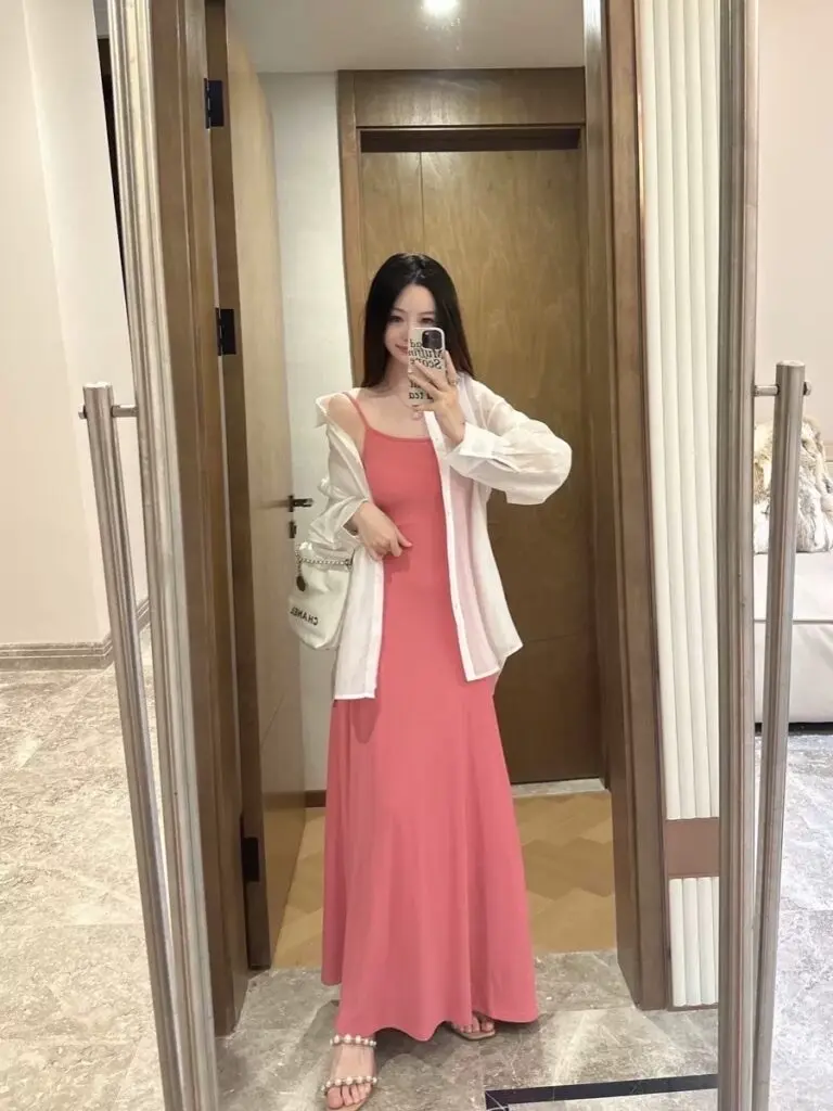 白歌 玫红色吊带连衣裙长款卡戴珊长裙修身粉色裙子女夏天海边度假夏季