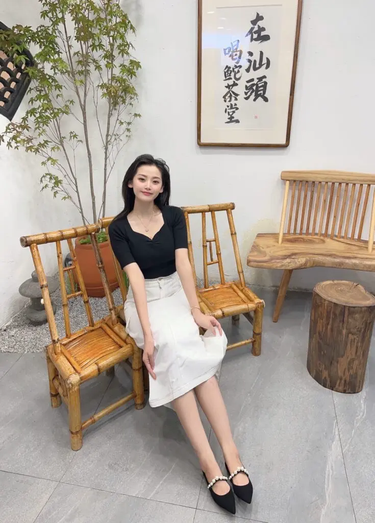 Staccato思加图 莎莎推荐春季黑天鹅法式复古玛丽珍鞋平底S3050AQ4