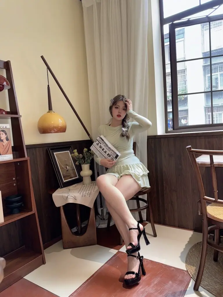 创朵 模特走秀高跟鞋夏季真皮一字扣带凉鞋女粗跟防水台小码