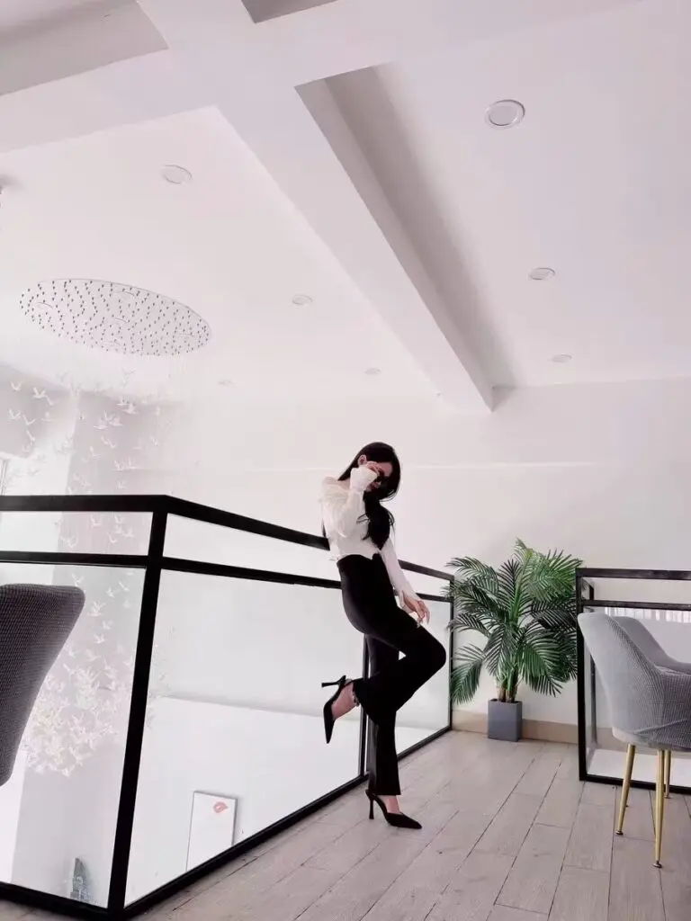 缘漾 大王同款夏细跟尖头单鞋水钻字母扣绑带包头凉鞋女高跟鞋